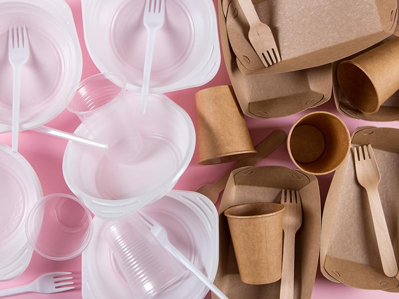 Infographic Paper vs plastic packaging