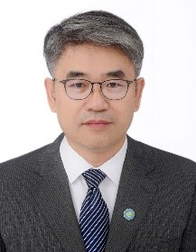 Dr. Lu Dang